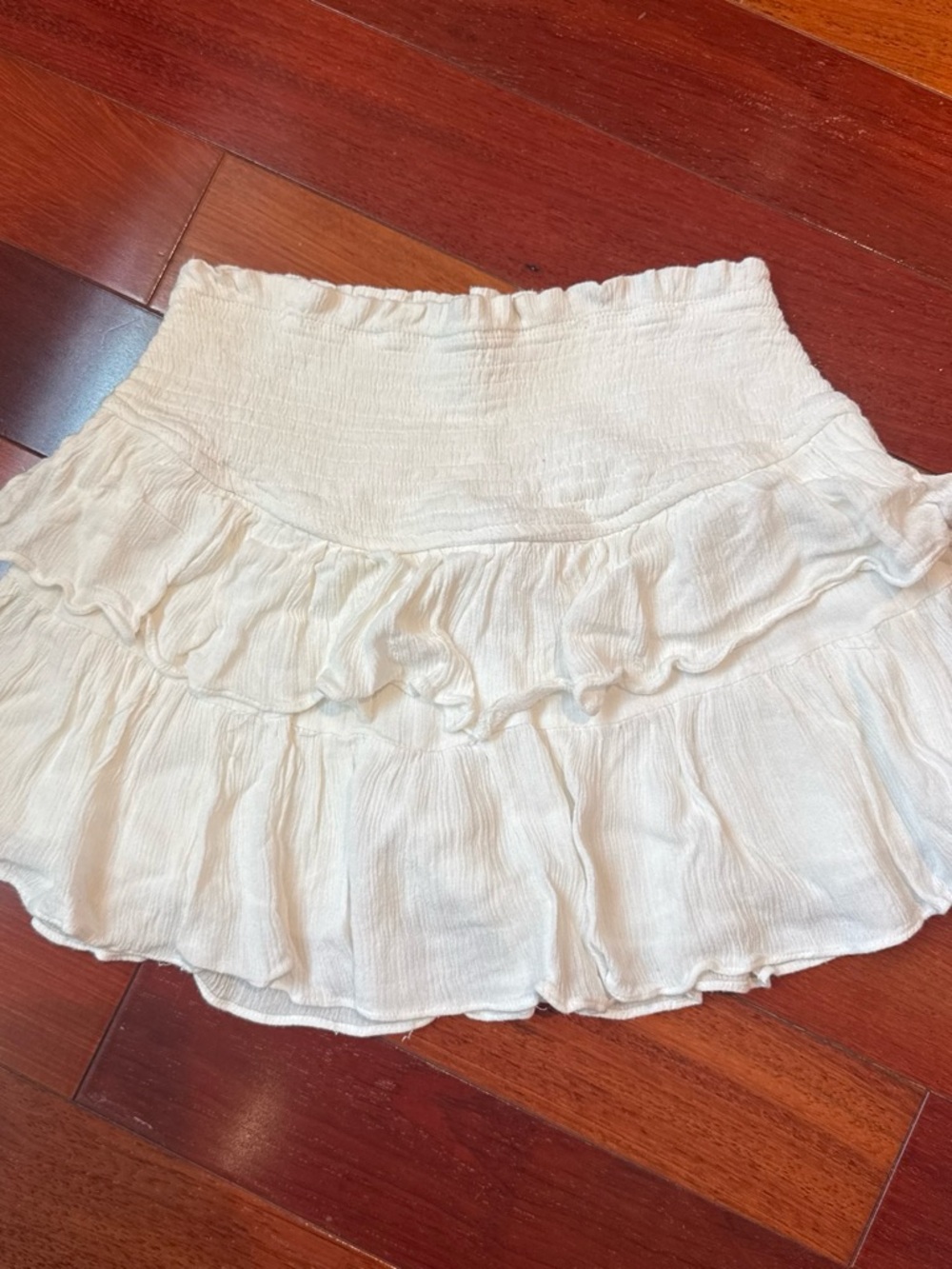 Women’s White Tiered Ruffle Mini Skirt - Lightweight Summer Style